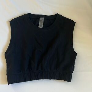 Black crop tank SIZE M